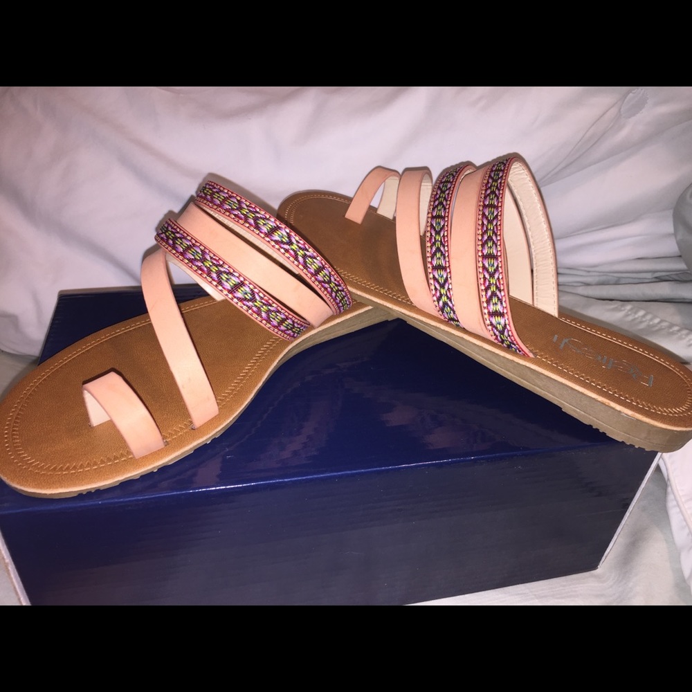 Cute sandals!